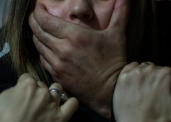 «13 жаштагы майыптыгы бар кызды тобу менен зордукташкан». 7 жылга созулган сот уланууда