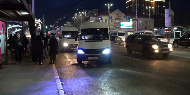 Бишкек шаарынын мэри «коомдук транспортту түн ортосуна чейин иштетсе болот» дейт