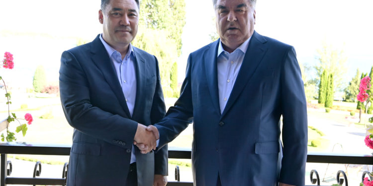 Садыр Жапаров Тажикстандын президенти Эмомали Рахмон менен жолукту