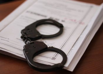 Укук коргоочу Чүйдө 10 жаштагы кызды өгөй атасы порнобизнеске аралаштырганын айтып чыкты