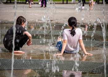 «Өлкөдө мээ кайнаткан ысык дагы 1 жумага созулат». ӨКМ ысыктан сактануунун жолдорун айтты
