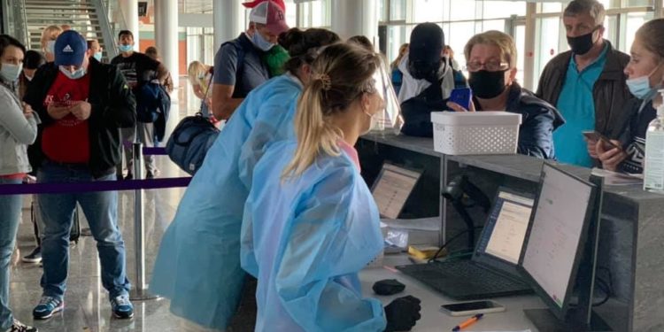 «Манас», «Ысык-Көл» аэропортторунда 490 сомго ПЦР-тест тапшырууга болот