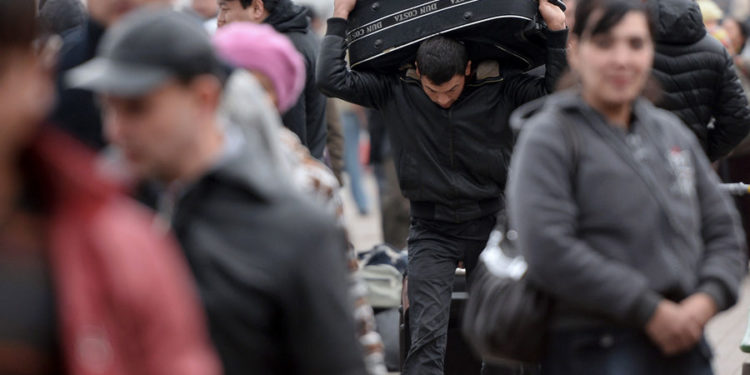 «Кара тизмеге» кирген 47 миңдей кыргызстандыктын Орусияга кирүүсүнө коюлган чектөөлөр алынды