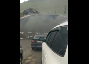 Төө-Ашуудагы туннелде жарык жок, унаа кыймылы токтотулду (видео)