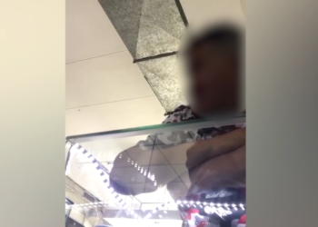 «Караңгы жер барбы?» Бишкекте 17 жаштагы кыз эркек киши ыдык көрсөткөнүн айтты (видео)