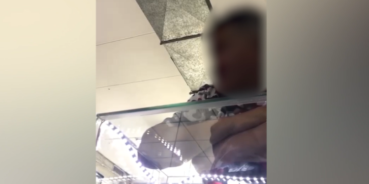 «Караңгы жер барбы?» Бишкекте 17 жаштагы кыз эркек киши ыдык көрсөткөнүн айтты (видео)