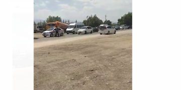 «Элдик кабарчы»: «Көлдө «президент өтөт деп» жолду жаап салышып, тыгын пайда болду»