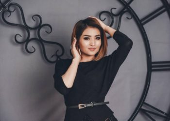 «400 миң сом жумшадым». Ырчы Алтынай Жайнакова Бишкекте кийимдер дүкөнүн ачты