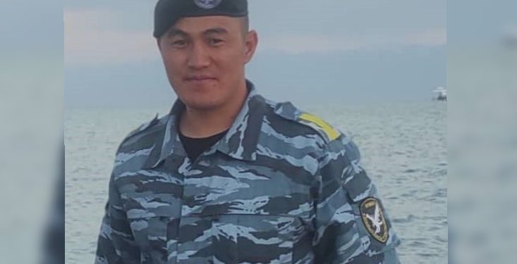 Ысык-Көлдө сууга чөгүп бара жаткан аялды милиция аман алып калган