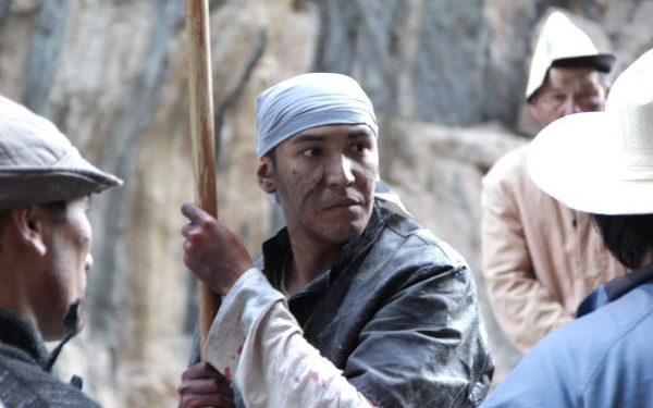 Актёр Мирлан Абдулаев Кыргызстандан кетүүнү чечти