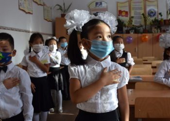 1-сентябрдан тартып мектептерде окуу жуманын башында жана аягында гимн жаңырат