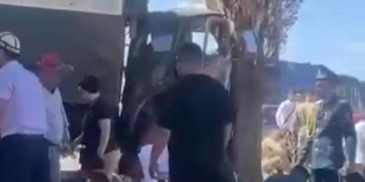 Аскерлер бара жаткан унаанын кырсыкка кабылышы. Аскерлердин абалы айтылды