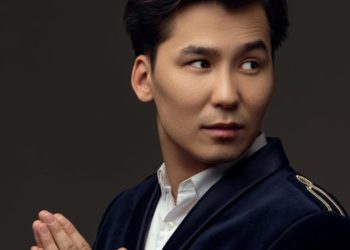 Мирбек Атабеков «Мурас» ырын «Still D.R.E.» ырынын музыкасына салып ырдады (видео)