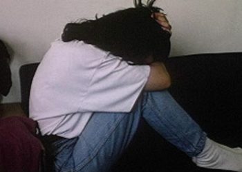 «Түндө колумду кайрып унаага салып…» Таласта 19 жаштагы кыз зордукталганын айтты