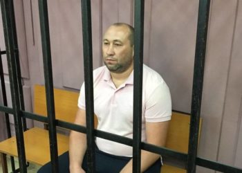 Орусияда каза болгон 20 жана 23 жаштагы кыргызстандык жигиттер. Кармалган жаран үй камагына чыкты