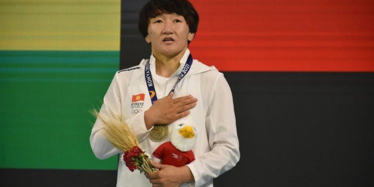 Айсулуу Тыныбекова: «Сиздердин колдооңуздар жаңы бийиктиктерге түрткү берет!»