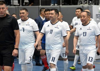 Садыр Жапаров эртең футбол ойнойт