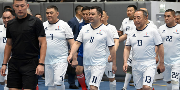 Садыр Жапаров эртең футбол ойнойт