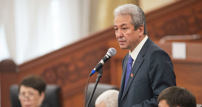 Мадумаров: «Отунбаева менен Жээнбековду резиденциядан кууп чыгабыз деп жатышыптыр»