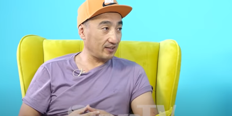 Уролог-сексолог Нурбек Моңолов: «Мен сексолог болсом эле укмушмун дебейм. Менде деле ал жактан көйгөй болот»