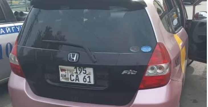 Бишкекте кызды унаасы менен сүзүп качып кеткен айдоочу кармалды (видео)