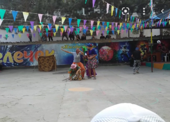 Ысык-Көлдөгү «Келечек» лагеринин отряд башчысы балдарыбызды өзөртө уруптур» дешет ата-энелер. Лагердин жетекчилиги бул тууралуу эмне дейт? (фото)