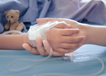 «Ок ичинен кирип, белинен чыгып кеткен». Баткенде 8 жаштагы бала жандандыруу бөлүмүндө жатат