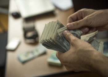 1-августтан тарта кайсы кызматкерлердин айлыктары көбөйдү? Тизме