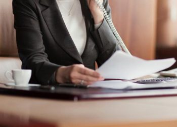 Министр: «Сентябрдан баштап мектеп директорлорунун жана завучтардын айлыгы көтөрүлөт»