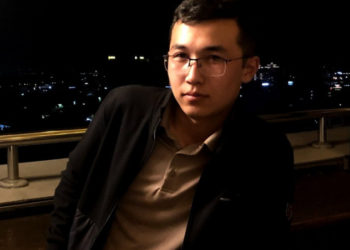 «Мен болгону 19 жаштамын». Камакка алынган «Полит Узник» баракчасынын администраторунун апасына жазган каты жарыяланды