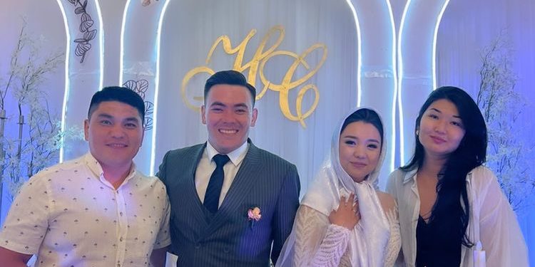 Актёр Нурсултан Зарылов үйлөнүп, Эмил Эсеналиевдин 6-өкүл баласы болду (видео)