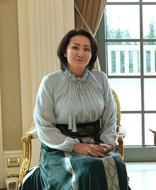 «Бактылуу 100 адамга акча таратам». Эрбол Султанбаев Айгүл Жапарованын атынан ачылган фейк баракчага ишенбөөгө чакырды (фото)