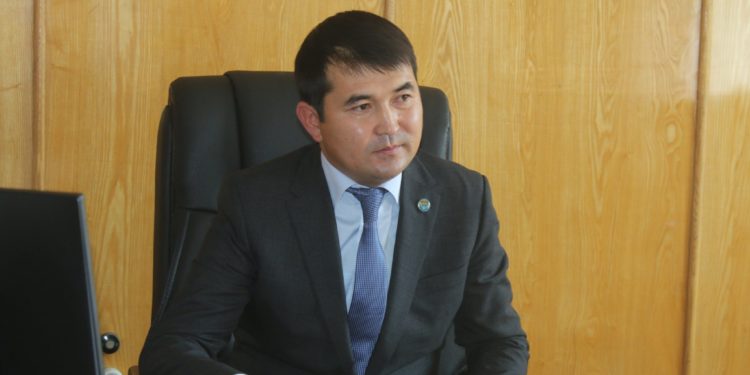 Жээнбековдун мурдагы жардамчысы Эрнис Толтоев президенттин Оштогу өкүлүнүн орун басары болуп дайындалды
