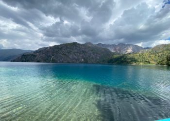 Сары-Челек көлүнүн көз жоосун алган сүрөттөрү