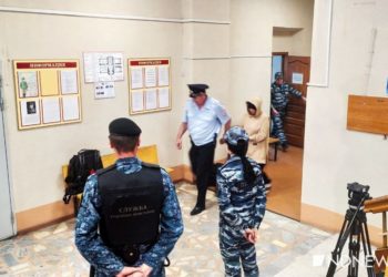 Екатеринбургда баласын сатууга аракет кылган келиндин курбусу: «Туугандары чалып, акча сурай беришчү»