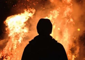 Таласта дөңгөлөктөр өрттөнүп, 3 адам жаракат алды