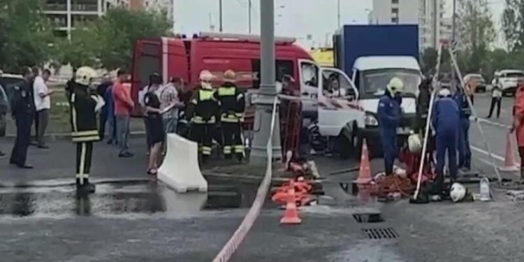 «Элчилик жакындарын издеп жатат». Орусияда жумуш учурунда каза болгон эки кыргызстандыктын аты-жөнү такталды