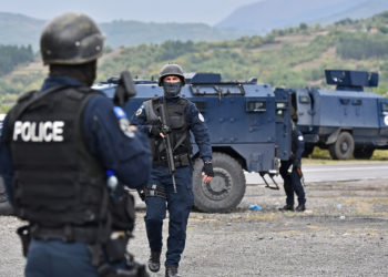 Косово республикасында каршылык акциясы өтүүдө. Абал курчуп, жаракат алгандар болгондугу айтылды