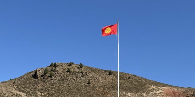 Чуңкурчакка бийиктиги 31 метр болгон желек орнотулду