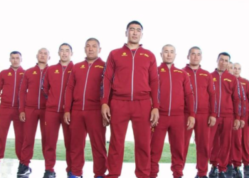 Көчмөндөр оюндарында кыргыздын намысын коргой турган көк бөрүчүлөргө форма берилди (сүрөт)