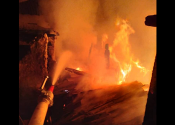 Баткенде жанаша жайгашкан сарайлар өрттөндү. Өрт үйгө жеткиче өчүрүлгөн