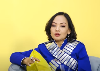 Гүлзат Мамытбек: «Балдарымды 3 жыл мурда көргөм. 18 жашка чыкканда өзүлөрү келишет»