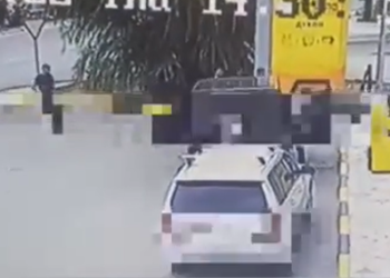 Бишкекте жигиттер ээсин бычак менен коркутушуп, Гелендваген унаасын айдап кетишкен (видео)