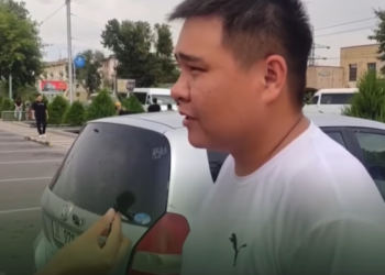 «Азия Молл» соода борборундагы эвакуация. Жеке ишкер унаасынын астынан граната табылганын билдирди