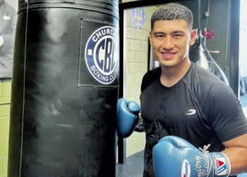 Бокс боюнча дүйнө чемпиону Дмитрий Бивол Токмок шаарынын ардактуу атуулу болду