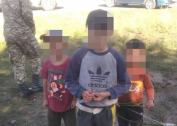 Ысык-Көлдө ойноп жатып үйүнөн чыгып кеткен 3 наристе аман-эсен табылды