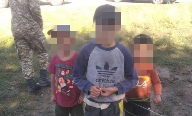 Ысык-Көлдө ойноп жатып үйүнөн чыгып кеткен 3 наристе аман-эсен табылды