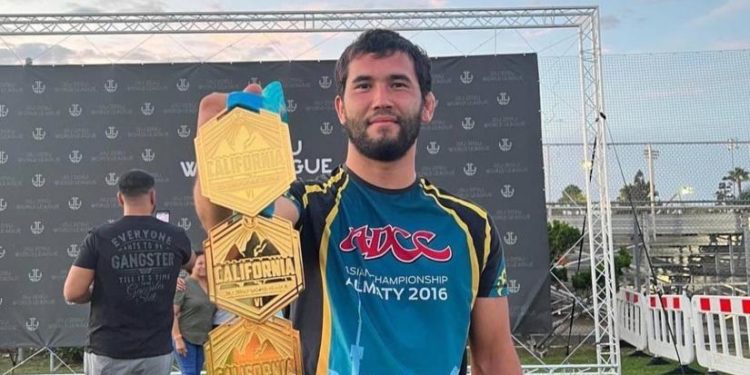 Спортчу Абдылдабек Кекенов АКШда өткөн жиу-житсу боюнча эл аралык турнирде эки алтын медаль багынтты (видео)