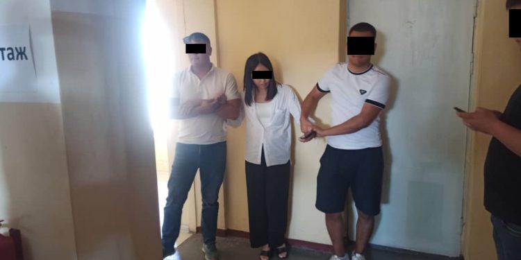 УКМК «Кадастр» мамлекеттик мекемесинин кызматкерин кармады