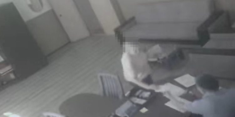 Талас мамлекеттик университетинде коррупциялык схема аныкталып, ректору кармалды (видео)